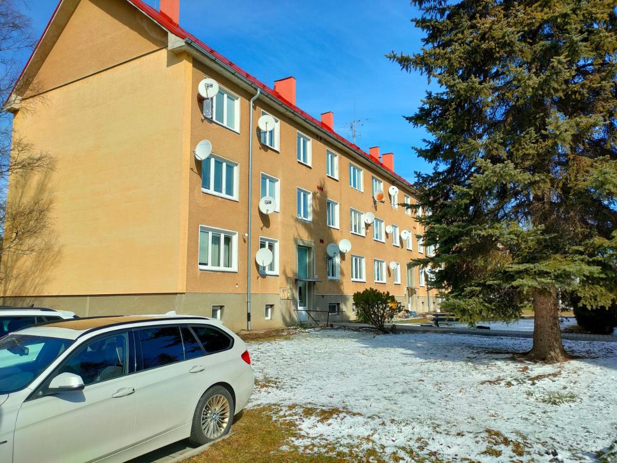 2-iz. V Tichej Lokalite S Bezplatnym Parkovanim 公寓 *