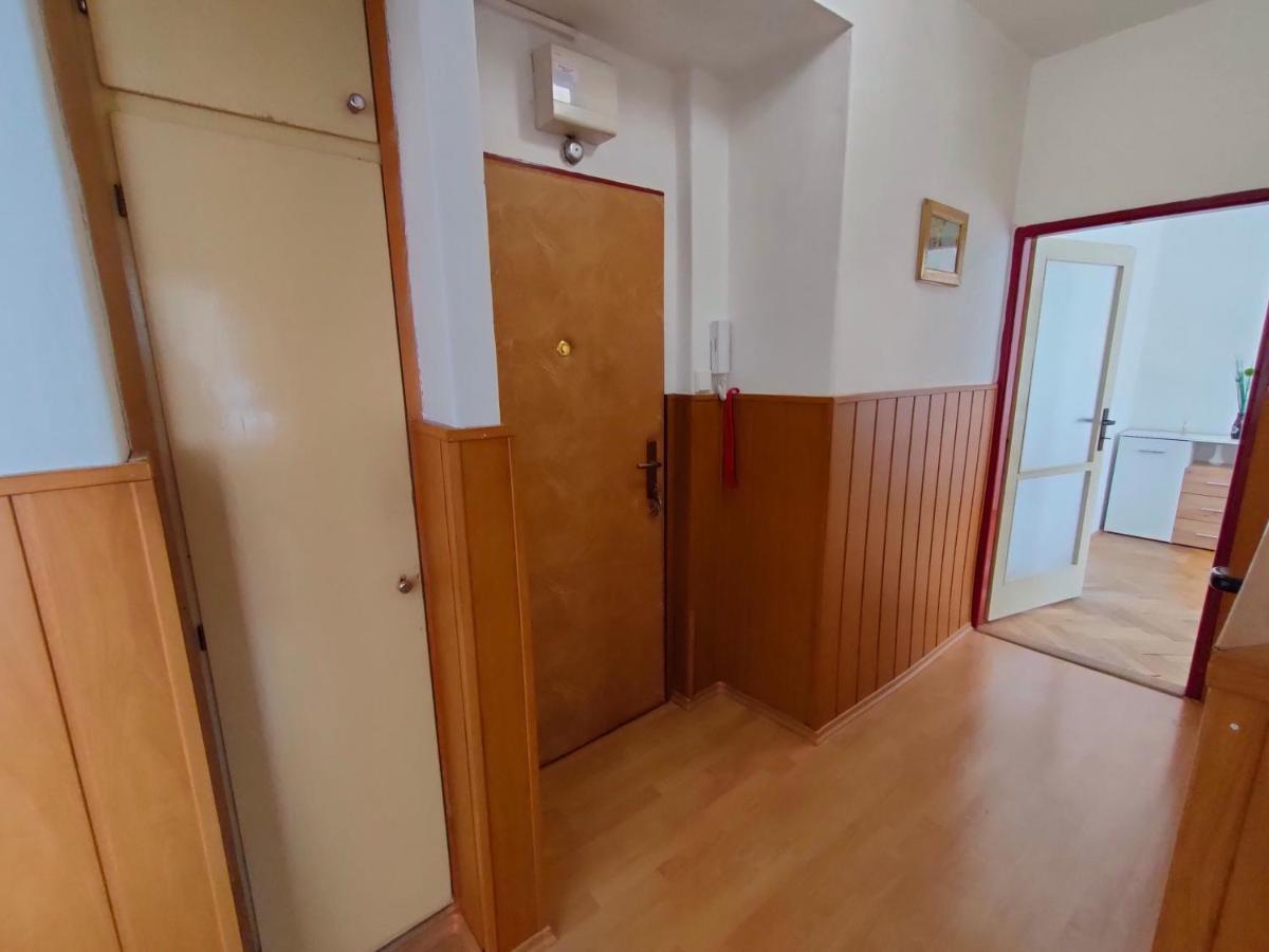 2-iz. V Tichej Lokalite S Bezplatnym Parkovanim 公寓